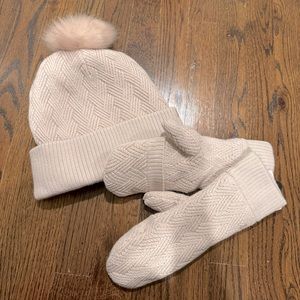 Lululemon Sherpa weave Pom beanie and mitten set